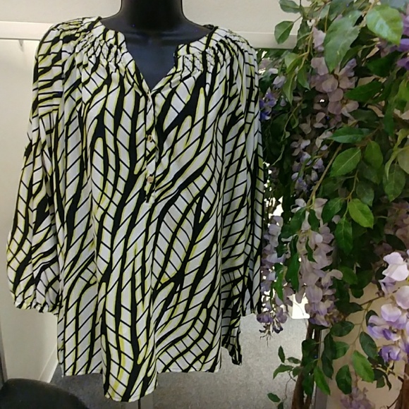 Dana Buchman Tops - Dana Buchman Printed High Low Blouse